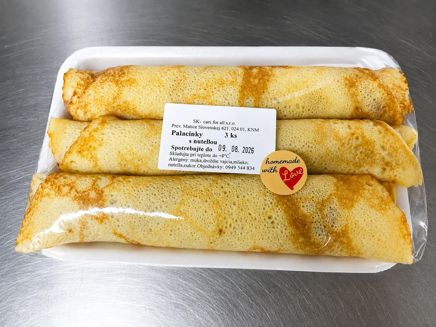 Tri palacinky s nutellou na tácke
